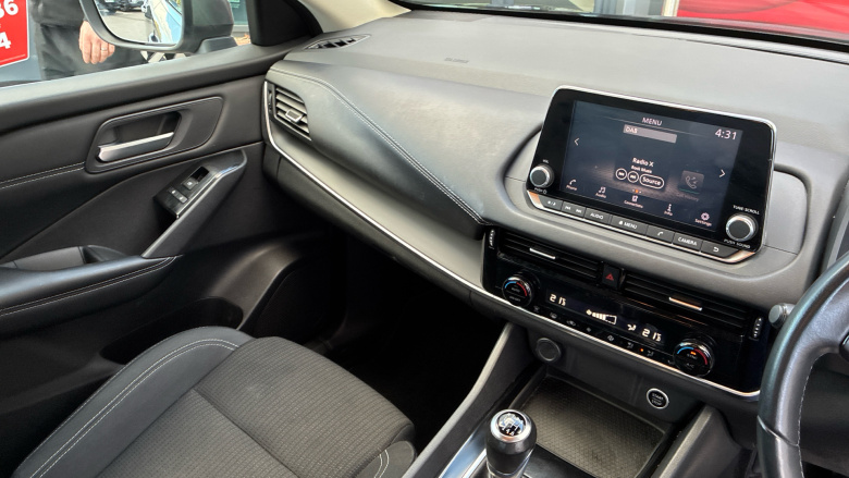 Nissan Qashqai 1.3 DiG-T MH Acenta Premium 5dr Petrol Hatchback